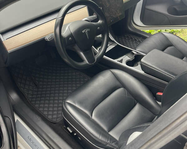Білий Тесла Модель 3, об'ємом двигуна 0 л та пробігом 101 тис. км за 22500 $, фото 10 на Automoto.ua