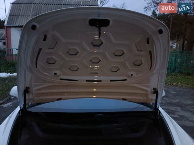 Білий Тесла Модель 3, об'ємом двигуна 0 л та пробігом 184 тис. км за 21100 $, фото 7 на Automoto.ua