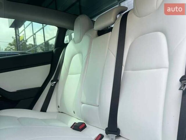 Білий Тесла Модель 3, об'ємом двигуна 0 л та пробігом 89 тис. км за 16900 $, фото 18 на Automoto.ua