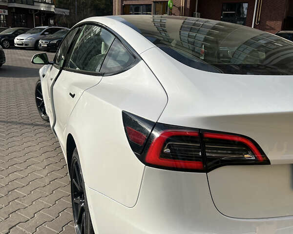 Білий Тесла Модель 3, об'ємом двигуна 0 л та пробігом 59 тис. км за 19200 $, фото 8 на Automoto.ua