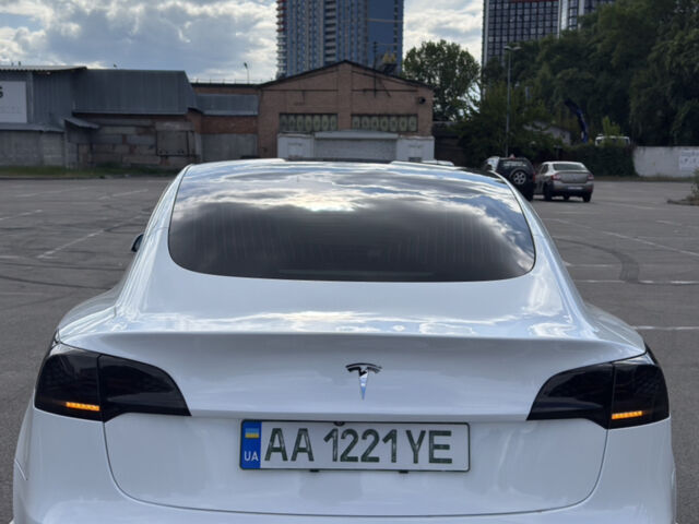 Белый Тесла Модель 3, объемом двигателя 0 л и пробегом 136 тыс. км за 15500 $, фото 1 на Automoto.ua