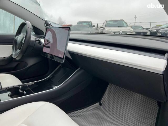 Білий Тесла Модель 3, об'ємом двигуна 0 л та пробігом 203 тис. км за 12000 $, фото 38 на Automoto.ua