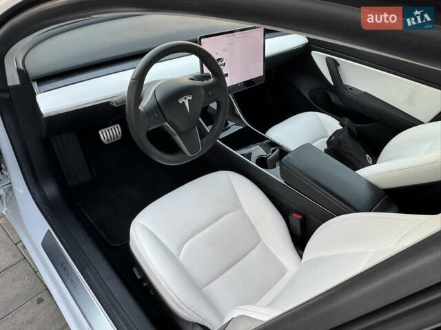 Белый Тесла Модель 3, объемом двигателя 0 л и пробегом 107 тыс. км за 19500 $, фото 27 на Automoto.ua