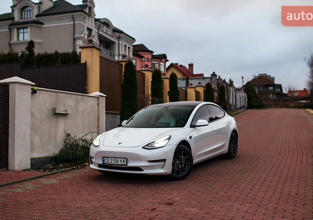 Белый Тесла Модель 3, объемом двигателя 0 л и пробегом 63 тыс. км за 15999 $, фото 58 на Automoto.ua
