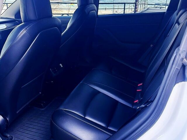 Білий Тесла Модель 3, об'ємом двигуна 0.28 л та пробігом 139 тис. км за 18600 $, фото 7 на Automoto.ua