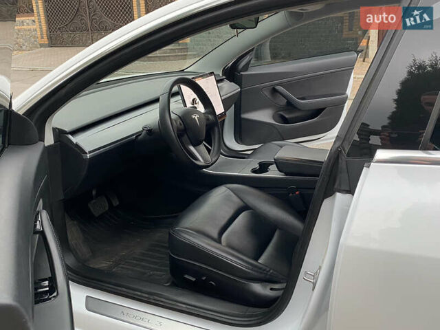 Белый Тесла Модель 3, объемом двигателя 0 л и пробегом 127 тыс. км за 17200 $, фото 15 на Automoto.ua