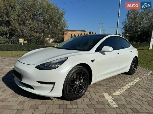 Белый Тесла Модель 3, объемом двигателя 0 л и пробегом 112 тыс. км за 16500 $, фото 4 на Automoto.ua