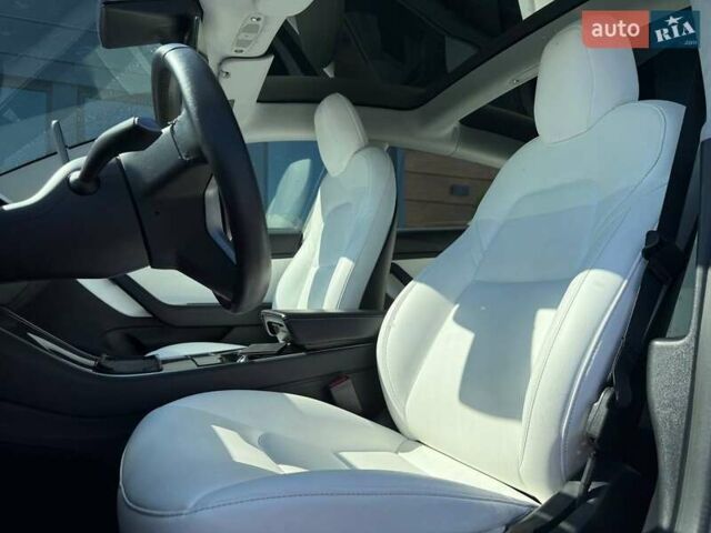 Белый Тесла Модель 3, объемом двигателя 0 л и пробегом 48 тыс. км за 20499 $, фото 20 на Automoto.ua