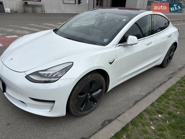Белый Тесла Модель 3, объемом двигателя 0 л и пробегом 118 тыс. км за 21600 $, фото 2 на Automoto.ua