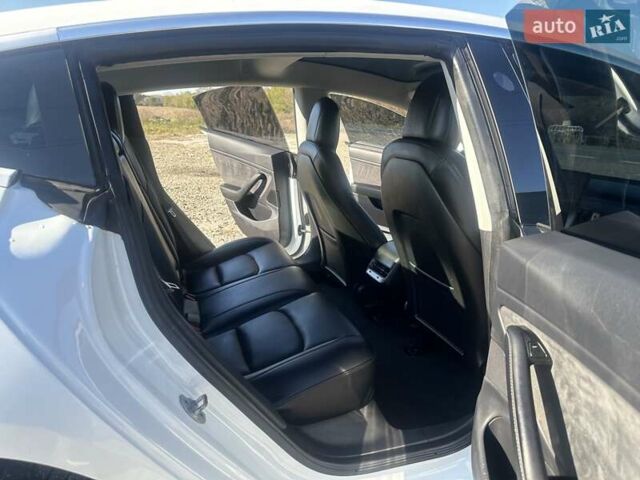 Білий Тесла Модель 3, об'ємом двигуна 0 л та пробігом 90 тис. км за 17500 $, фото 12 на Automoto.ua