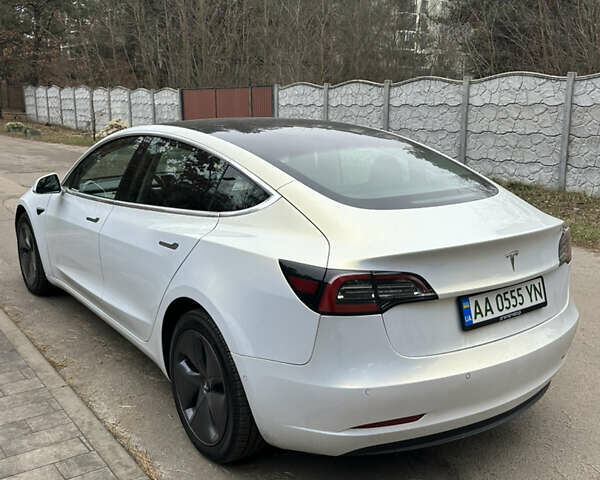 Белый Тесла Модель 3, объемом двигателя 0 л и пробегом 125 тыс. км за 15900 $, фото 6 на Automoto.ua
