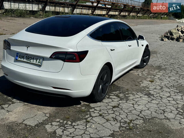 Белый Тесла Модель 3, объемом двигателя 0 л и пробегом 150 тыс. км за 14999 $, фото 5 на Automoto.ua