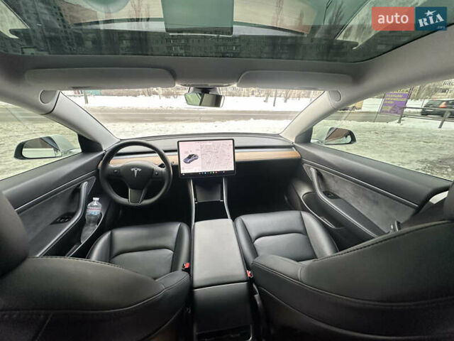 Белый Тесла Модель 3, объемом двигателя 0 л и пробегом 45 тыс. км за 15700 $, фото 22 на Automoto.ua