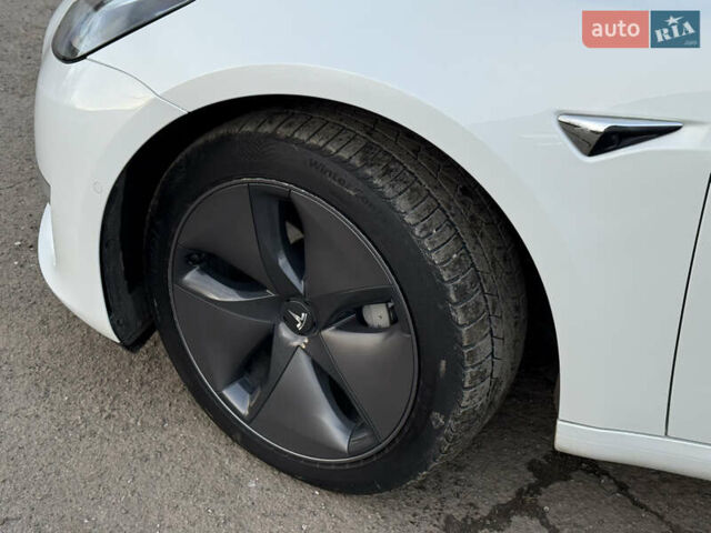 Белый Тесла Модель 3, объемом двигателя 0 л и пробегом 139 тыс. км за 17750 $, фото 54 на Automoto.ua