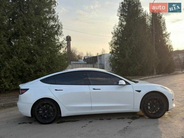Білий Тесла Модель 3, об'ємом двигуна 0 л та пробігом 83 тис. км за 15599 $, фото 3 на Automoto.ua
