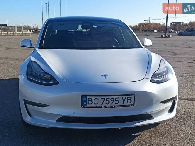 Білий Тесла Модель 3, об'ємом двигуна 0 л та пробігом 66 тис. км за 19000 $, фото 10 на Automoto.ua