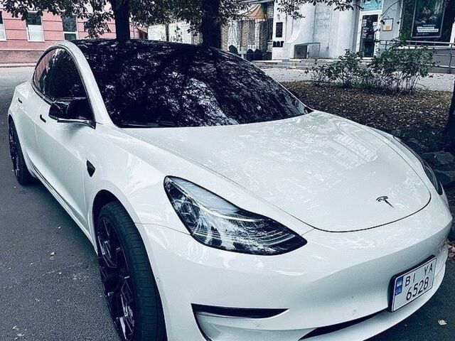 Белый Тесла Модель 3, объемом двигателя 0 л и пробегом 130 тыс. км за 17500 $, фото 2 на Automoto.ua