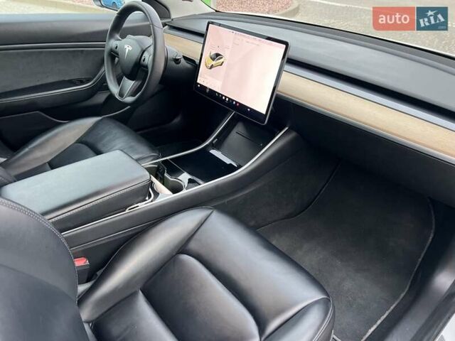 Білий Тесла Модель 3, об'ємом двигуна 0 л та пробігом 107 тис. км за 17500 $, фото 20 на Automoto.ua
