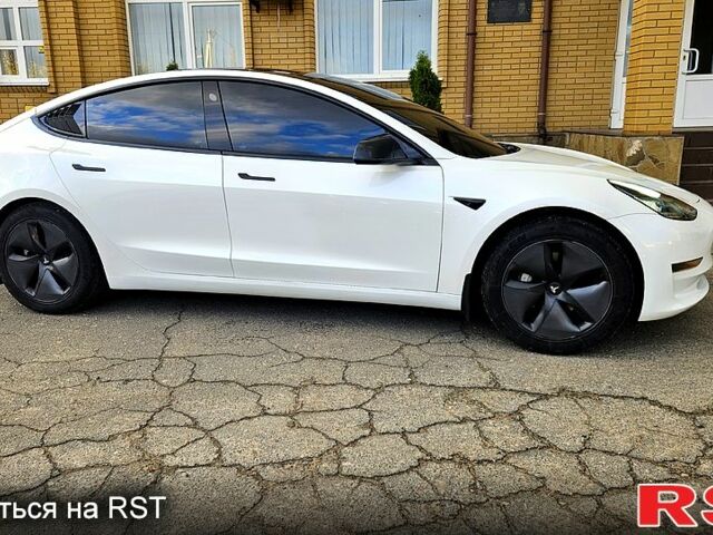 Белый Тесла Модель 3, объемом двигателя 0.19 л и пробегом 86 тыс. км за 15900 $, фото 3 на Automoto.ua
