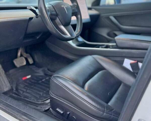 Белый Тесла Модель 3, объемом двигателя 0 л и пробегом 129 тыс. км за 4900 $, фото 4 на Automoto.ua