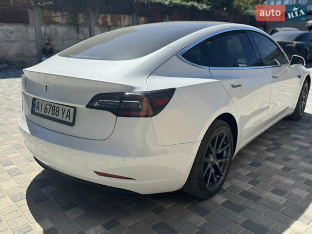 Білий Тесла Модель 3, об'ємом двигуна 0 л та пробігом 67 тис. км за 14800 $, фото 6 на Automoto.ua