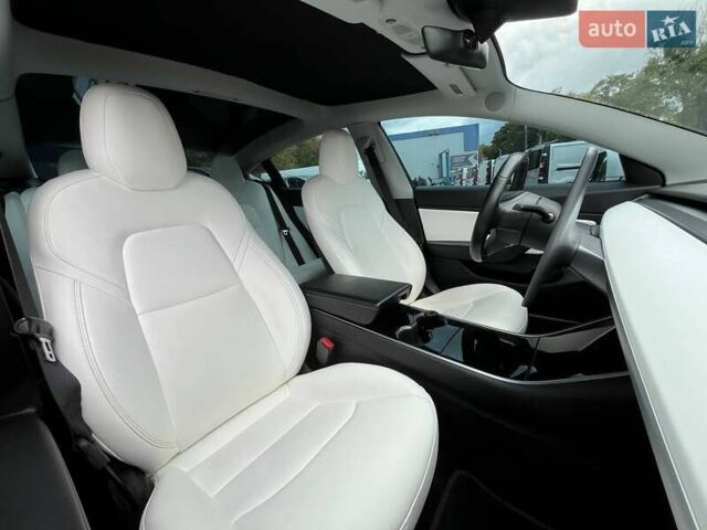 Білий Тесла Модель 3, об'ємом двигуна 0 л та пробігом 100 тис. км за 17900 $, фото 8 на Automoto.ua