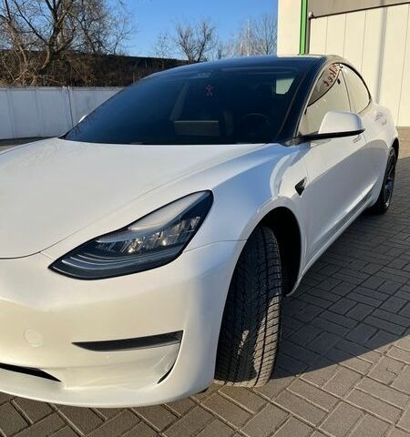 Белый Тесла Модель 3, объемом двигателя 0 л и пробегом 155 тыс. км за 16300 $, фото 2 на Automoto.ua