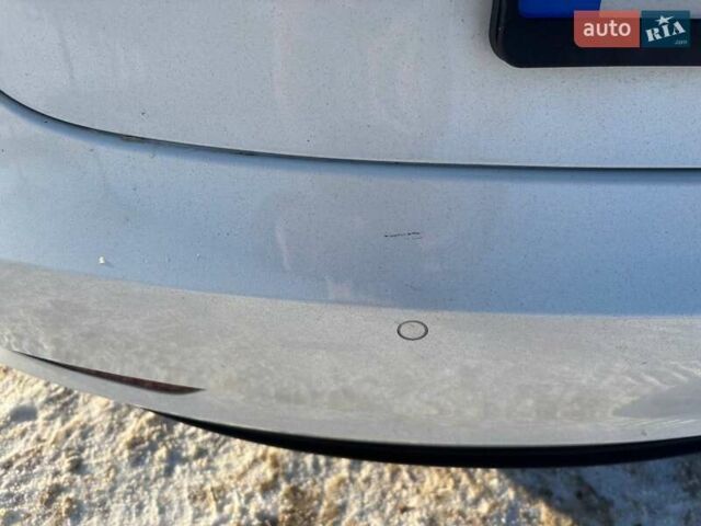 Білий Тесла Модель 3, об'ємом двигуна 0 л та пробігом 92 тис. км за 18600 $, фото 10 на Automoto.ua