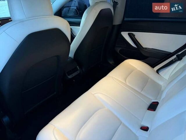 Белый Тесла Модель 3, объемом двигателя 0 л и пробегом 233 тыс. км за 11400 $, фото 19 на Automoto.ua