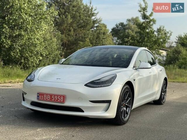Белый Тесла Модель 3, объемом двигателя 0 л и пробегом 60 тыс. км за 17900 $, фото 29 на Automoto.ua