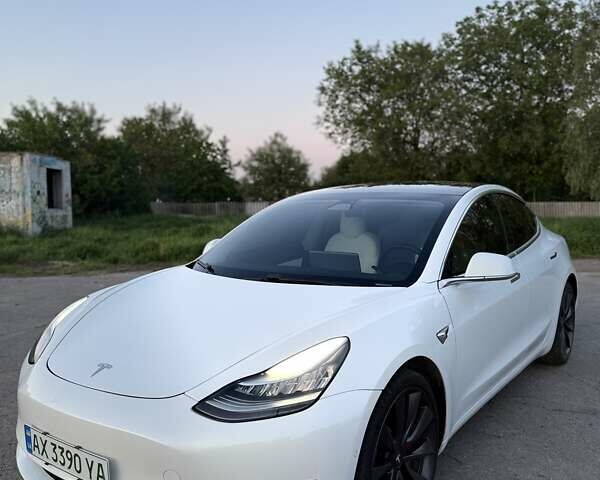 Белый Тесла Модель 3, объемом двигателя 0 л и пробегом 57 тыс. км за 21000 $, фото 22 на Automoto.ua