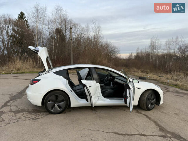 Белый Тесла Модель 3, объемом двигателя 0 л и пробегом 139 тыс. км за 17750 $, фото 19 на Automoto.ua