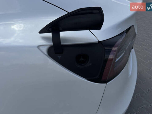 Белый Тесла Модель 3, объемом двигателя 0 л и пробегом 155 тыс. км за 18500 $, фото 16 на Automoto.ua
