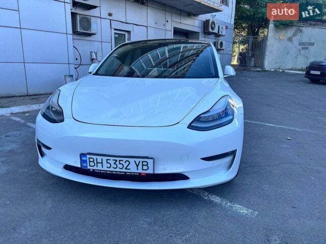 Белый Тесла Модель 3, объемом двигателя 0 л и пробегом 85 тыс. км за 14400 $, фото 1 на Automoto.ua