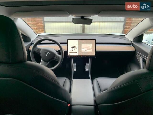 Белый Тесла Модель 3, объемом двигателя 0 л и пробегом 31 тыс. км за 32600 $, фото 34 на Automoto.ua
