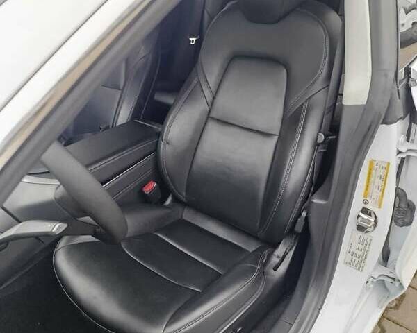 Білий Тесла Модель 3, об'ємом двигуна 0 л та пробігом 151 тис. км за 17300 $, фото 18 на Automoto.ua