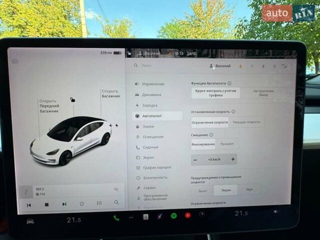 Белый Тесла Модель 3, объемом двигателя 0 л и пробегом 12 тыс. км за 18300 $, фото 25 на Automoto.ua