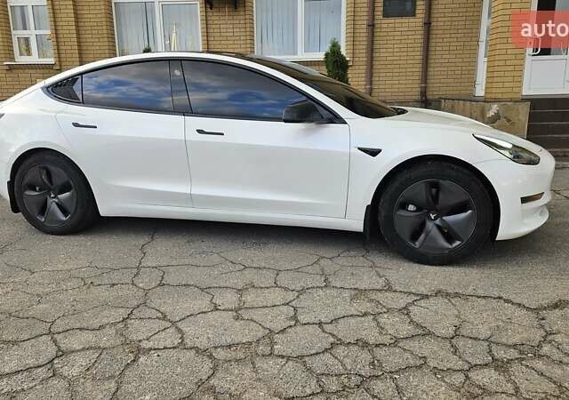 Білий Тесла Модель 3, об'ємом двигуна 0 л та пробігом 78 тис. км за 15300 $, фото 5 на Automoto.ua