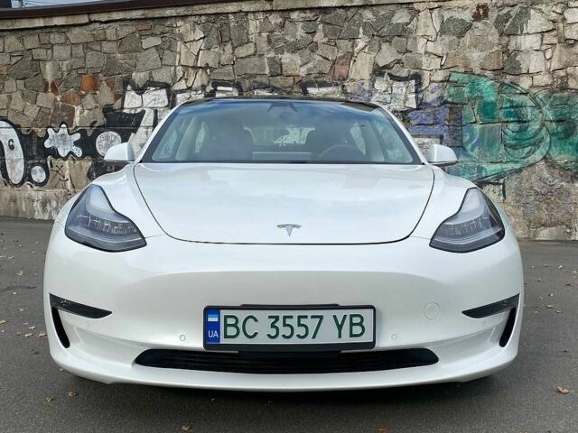 Белый Тесла Модель 3, объемом двигателя 0 л и пробегом 125 тыс. км за 16900 $, фото 1 на Automoto.ua
