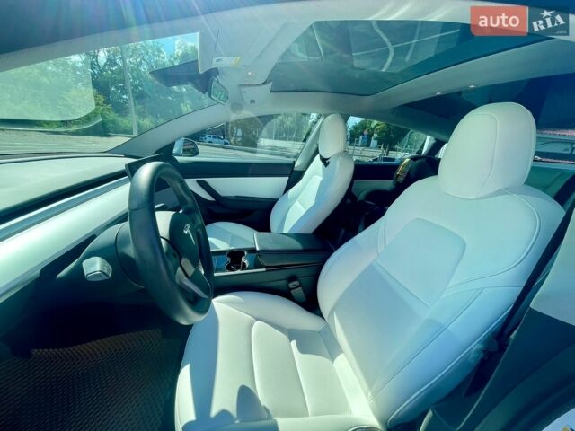Білий Тесла Модель 3, об'ємом двигуна 0 л та пробігом 152 тис. км за 15000 $, фото 10 на Automoto.ua