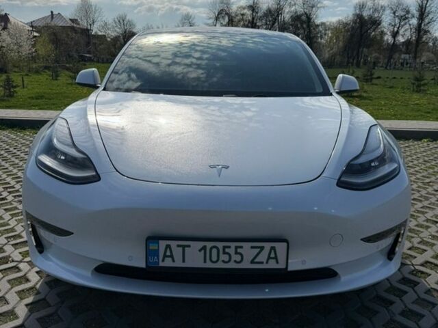 Белый Тесла Модель 3, объемом двигателя 0 л и пробегом 100 тыс. км за 13900 $, фото 2 на Automoto.ua