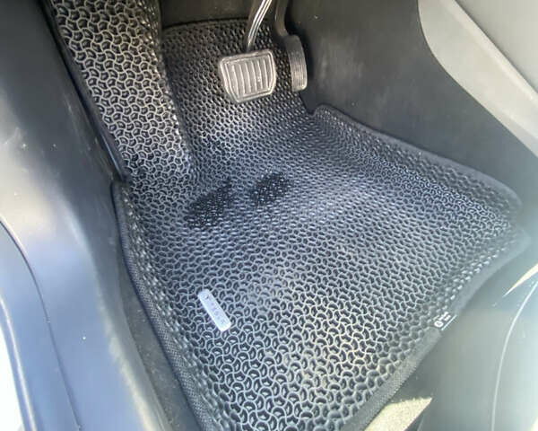 Белый Тесла Модель 3, объемом двигателя 0 л и пробегом 117 тыс. км за 21900 $, фото 19 на Automoto.ua