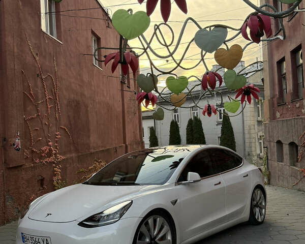 Белый Тесла Модель 3, объемом двигателя 0 л и пробегом 121 тыс. км за 19400 $, фото 9 на Automoto.ua