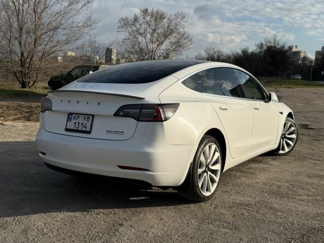 Білий Тесла Модель 3, об'ємом двигуна 0 л та пробігом 120 тис. км за 15500 $, фото 3 на Automoto.ua