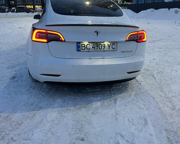 Білий Тесла Модель 3, об'ємом двигуна 0 л та пробігом 80 тис. км за 19000 $, фото 6 на Automoto.ua