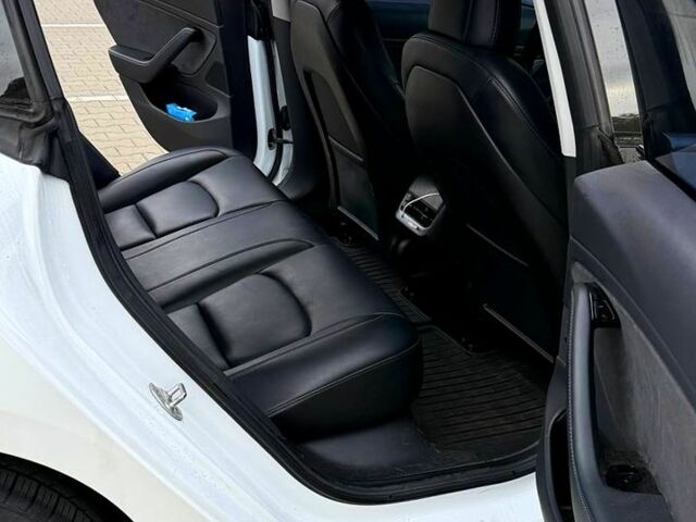 Білий Тесла Модель 3, об'ємом двигуна 0 л та пробігом 85 тис. км за 14500 $, фото 9 на Automoto.ua