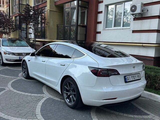 Білий Тесла Модель 3, об'ємом двигуна 0 л та пробігом 132 тис. км за 16000 $, фото 2 на Automoto.ua