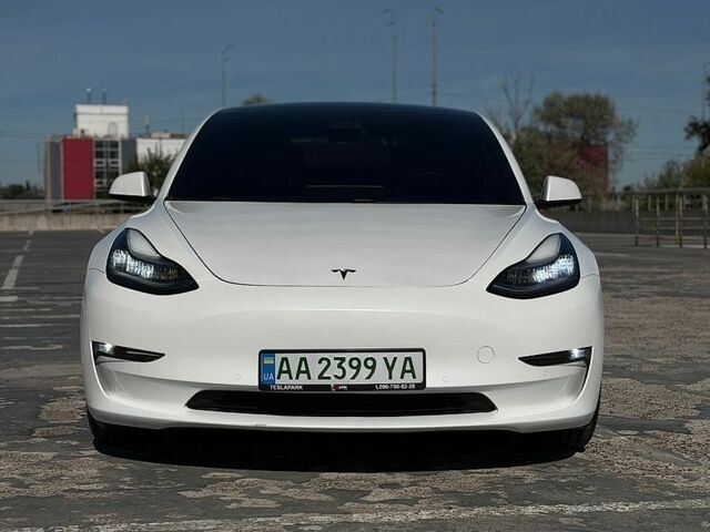Белый Тесла Модель 3, объемом двигателя 0 л и пробегом 33 тыс. км за 18500 $, фото 22 на Automoto.ua