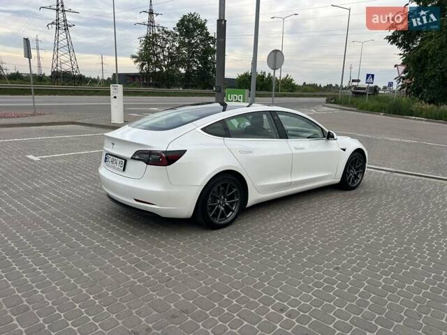 Білий Тесла Модель 3, об'ємом двигуна 0 л та пробігом 107 тис. км за 17500 $, фото 5 на Automoto.ua