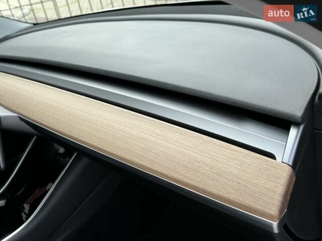 Белый Тесла Модель 3, объемом двигателя 0 л и пробегом 210 тыс. км за 16500 $, фото 8 на Automoto.ua
